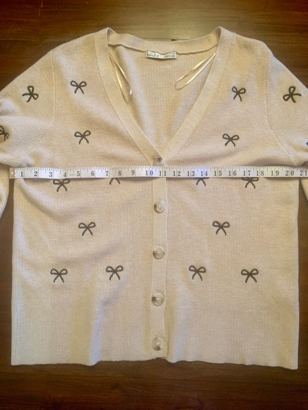 Bow Embroidered Beige Cardigan – V-Neck Soft Knit Preppy Coquette Size L - Picture 6 of 8